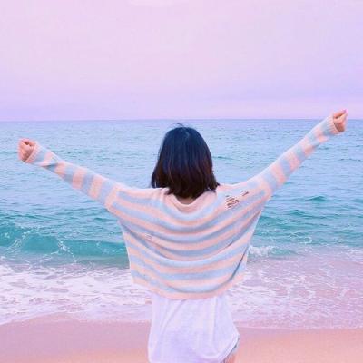 王子文六一带小孩海边游玩 去年曾被曝隐婚生子