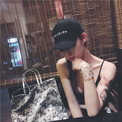 男生翻浴池女生澡筐