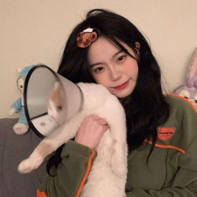 一心要嫁小鲜肉的大龄女,人财两空